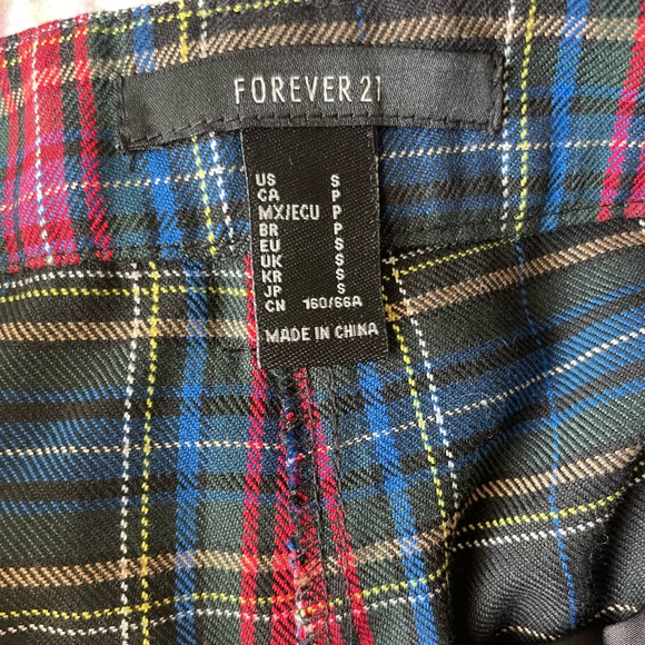 Plaid Black Cargo Pants Forever 21 with a chain - Picture 7 of 7